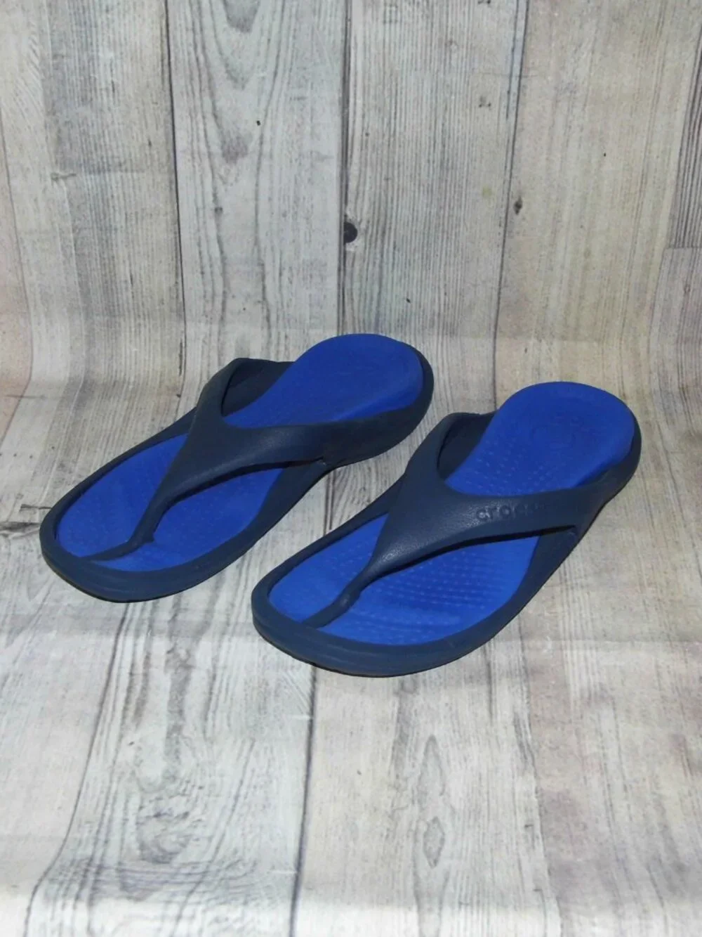 CROCS Athens Blue Thong Sandals Mens size 10